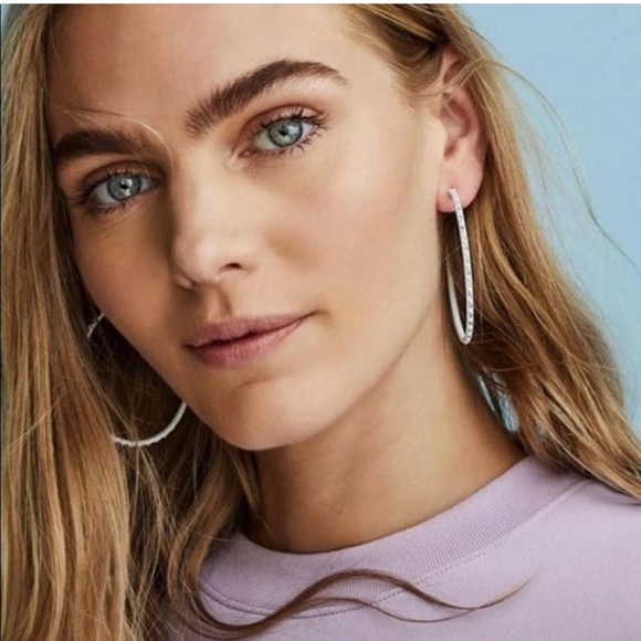 NWT KENDRA SCOTT VAL CRYSTAL HOOP EARRINGS in MATTE LILAC - Picture 6 of 8